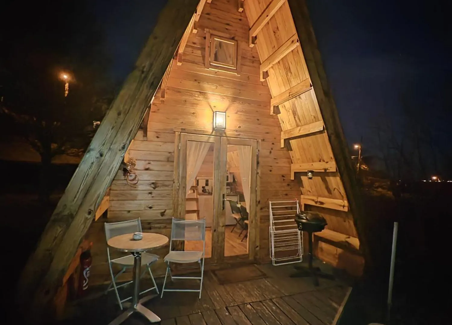 Tipi En Bois Tout Equipe Avec Balneo Rillieux-la-Pape