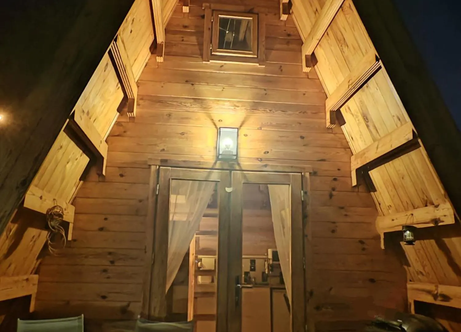 Tipi En Bois Tout Equipe Avec Balneo Rillieux-la-Pape 0*,